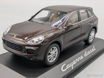 1:43 Minichamps Porsche Cayenne Diesel - 2