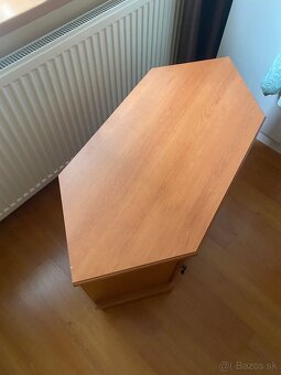 Stolík pod TV - 2