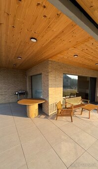 Jedálenský stôl - 2