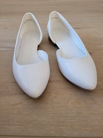 Predám dámske biele topánky (veľkosť 38/39) - 2