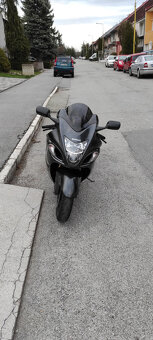 Suzuki GSX1300R Hayabusa - 2