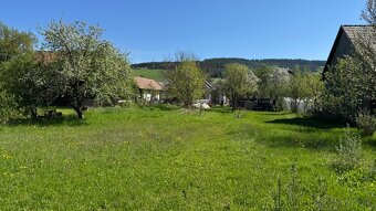 Stavebný pozemok v obci Harichovce - 1 257m2 - 2