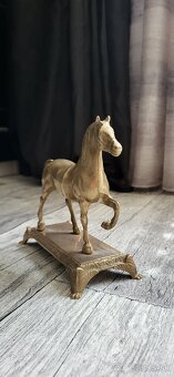 Antik mosadzná dekoracia koňa 17cm x 17 cm - 2