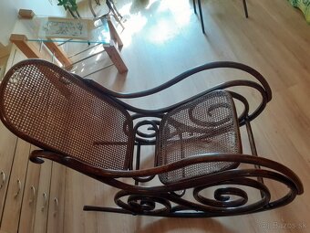 Predám hojdacie kreslo neznačené thonet - 2