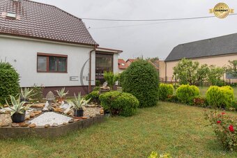 NA PREDAJ rodinný dom s dvomi bytovými jednotkami v Rovinke - 2