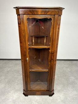 Rohová vitrína v Biedermeier štýle - 2