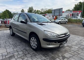 Peugeot 206 1.4 benzín manuál 55 kw - 2