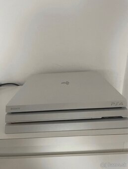 Playstation 4 pro - 2