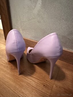 Damske fialove lodicky - 2