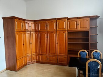 Skriňa s posteľou a obývacia skriňa - 2