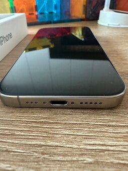 Predám iPhone 15 Pro 256 GB – Natural Titanium - 2