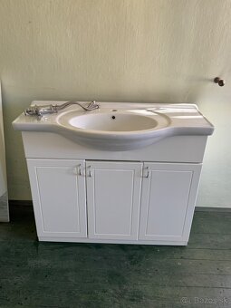 Umývadlo a zrkadlo - 2