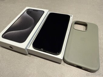 iPhone 15 Pro, Black Titanium, 256GB - 2
