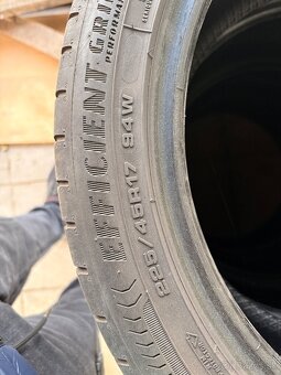 225/45 R17 94W - 2