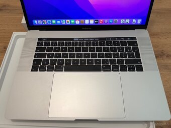 Predám Macbook pro 15 256/16GB 2016 - 2