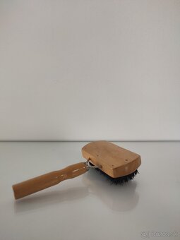 Drevená kefa na psa - 2