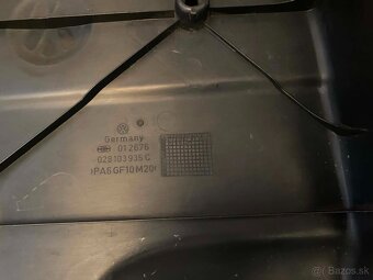 Kryt motora na VW PASSAT B4 variant - 2