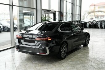 NOVÉ- BMW 520 D - najnovší model - 2