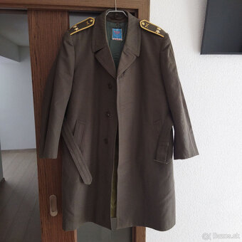 stare vojenske veci,kosele,kabat,medaila veterana,vyznamenan - 2