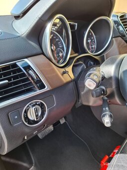 MERCEDES -BENZ - 2