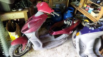 Predám hyosung sf 50 na dieli - 2