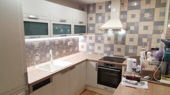 Na predaj komplet zariadený 3 izbový byt v na Sekčove po k - 2