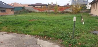 Stavebný pozemok so stavebným povolením na 4izb RD - 2