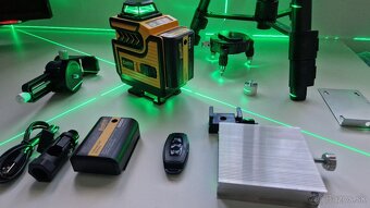 Stavebný 360 stupňový NIVELÁK - 2