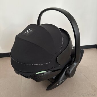 CYBEX Cloud T i-Size Urban Mobility Black - 2