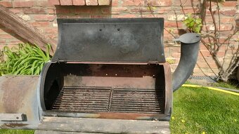 Záhradný gril s udiarnou - 2