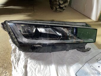 Svetlo octavia IV RS - 2