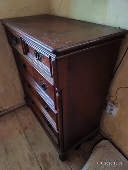 Starožitna komoda - 2