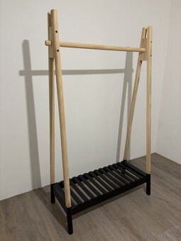 Vešiak na šaty - Jennet - 2