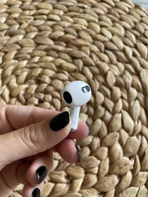 Predám pravé slúchadlo pre Airpods 3 (Airpods tretej generác - 2