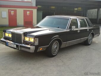 Lincoln town car  5.0i prerobený na karburátor ederblock - 2