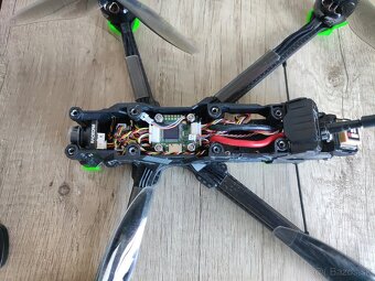 Dron Nazgul Evoque F6D V1 TBS Crossfire GPS - 2