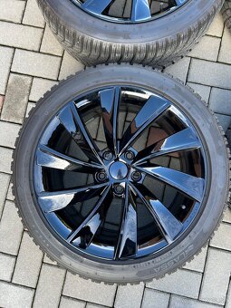Predám originál elektróny PEGASUS R18 pneu 235/45 R18 98V - 2