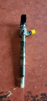 Predám vstrek skoda audi seat vw 03l130277b - 2