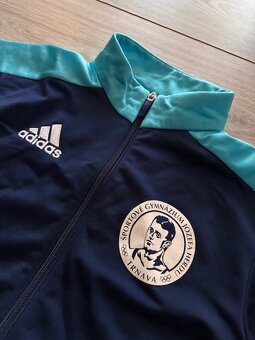 Mikina ADIDAS s emblemom skoly - TOP STAV - VEL S - 2