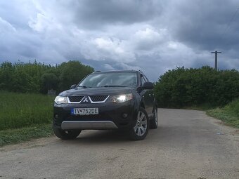 7 miestne Mitsubishi Outlander 2.4 benzín plyn LPG 4x4 - 2