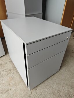 Šuflíkovy kancelársky kontajner - 2