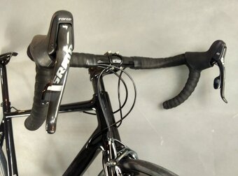 Cestny sportovy karbonovy bicykel - 2