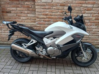 Honda VFR 800 Crossruner - 2