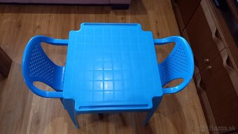 predám detské stoličky a stôl - 2