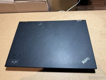 Notebook L560 na opravu alebo diely. - 2