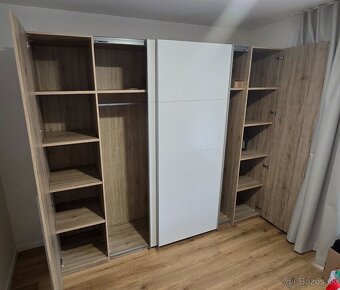Predám veľkú šatníkovú skriňu - 2