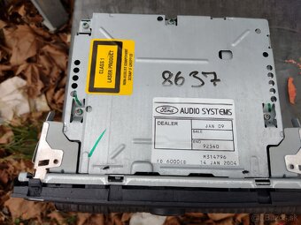 Ford Focus C-Mac radio - 2