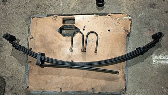 Diely Mitsubishi Pajero 2.5 mk1 - 2