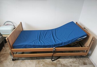 Polohovateľná posteľ pre imobilných - 2