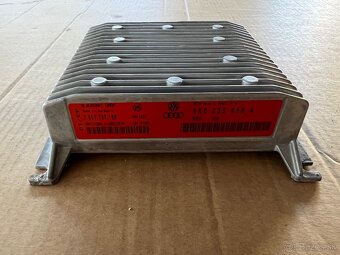 Zosilňovač dynaudio vw passat b7 5K0035456A - 2